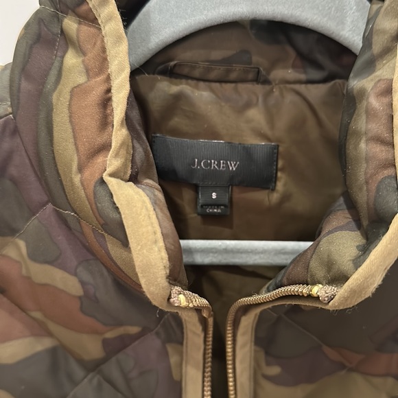 Woman’s JCrew Down Vest - Picture 2 of 6